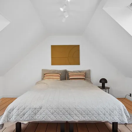 Come - Stilfuld Elegance For 4 Med Pejs Århus