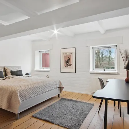 Come - Stilfuld Elegance For 4 Med Pejs *