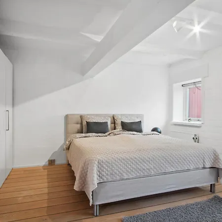 Come - Stilfuld Elegance For 4 Med Pejs Århus