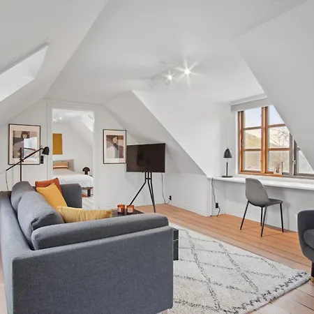 アパート Come - Stilfuld Elegance For 4 Med Pejs オールフス