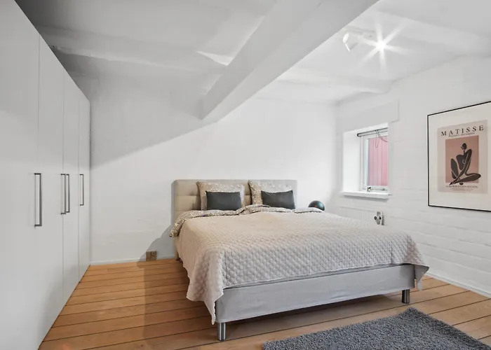 Come - Stilfuld Elegance For 4 Med Pejs Århus